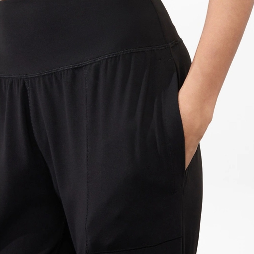 Athleta Salutation High Rise Jogger in black, Size S